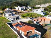 Sobrado alto padrão em condomínio dentro da cidade