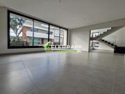 SOBRADO ALTO PADRÃO NO BOA VISTA! 04 SUÍTES,CLOST,ÁREA...