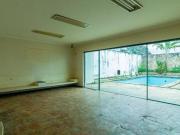 Sobrado Amplo com Piscina e Edícula à Venda no Alto da...