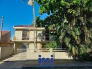 Sobrado c/ Piscina à venda