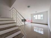 Sobrado com 03 dormitórios à venda, 112 m² por R$...