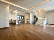 Sobrado com 03 Quartos sendo Uma Suite no Pinheirinho