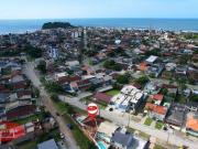 Sobrado com 04 quartos e Piscina a 700m da Praia