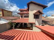 Sobrado com 5 dormitórios à venda, 450 m² por R$...