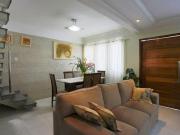 Sobrado com 183 m² localizado no Bairro Curuçá em Santo...