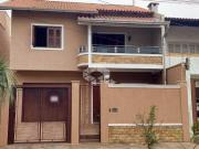 Sobrado com 203 m², 4 quartos sendo 1 suíte no Bairro...