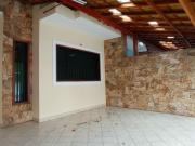 Sobrado com 210m² com 4 Quartos 2 Suítes Jardim Peri Peri