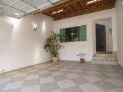 Sobrado com 274 m² de área construída, 4 dormitórios,...