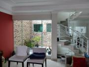 Sobrado com 285m² localizado no Bairro Nova Petrópolis...