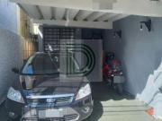 Sobrado com 2 dormitórios, 2 vagas, edícula, rua tranquila