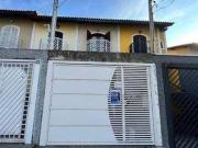 Sobrado com 2 dormitórios à venda, 120 m² por R$...
