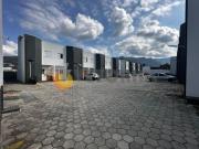 Sobrado com 2 dormitórios à venda, 84 m² por R$ 390.000...