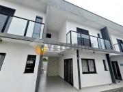 Sobrado com 2 dormitórios à venda, 99 m² por R$...