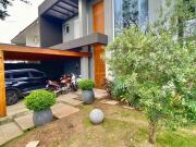 SOBRADO COM 3 DORM SUÍTE PISCINA TERRENO COM 400 M²