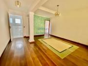 Sobrado com 3 dormitórios, 1 closet e 2 suítes, quintal...