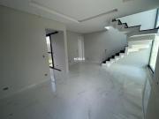 Sobrado com 3 dormitórios à venda Uberaba Curitiba/PR