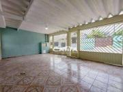 Sobrado com 3 dormitórios à venda, 110 m² por R$...