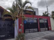 Sobrado com 3 dormitórios à venda, 110 m² por R$...