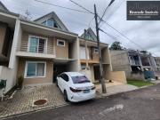 Sobrado com 3 dormitórios à venda, 110 m² por R$...