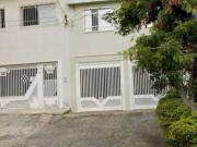 Sobrado com 3 dormitórios à venda, 120 m² por R$...