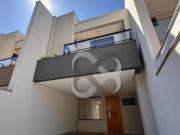 Sobrado com 3 dormitórios à venda, 120 m² por R$...