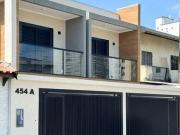 Sobrado com 3 dormitórios à venda, 120 m² por R$...