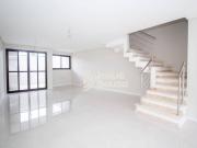 Sobrado com 3 dormitórios à venda, 125 m² por R$...