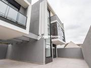 Sobrado com 3 dormitórios à venda, 127 m² por R$...