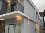 Sobrado com 3 dormitórios à venda, 141 m² por R$...