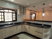 Sobrado com 3 dormitórios à venda, 150 m² por R$...