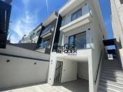 Sobrado com 3 dormitórios à venda, 152 m² por R$...