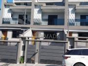 Sobrado com 3 Dormitórios à venda, 160 m² por R$ 930.000...