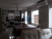 Sobrado com 3 dormitórios à venda, 161 m² por R$...