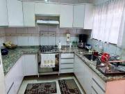 Sobrado com 3 dormitórios à venda, 182 m² por R$...