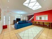 Sobrado com 3 dormitórios à venda, 200 m² por R$...