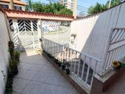 Sobrado com 3 dormitórios à venda, 205 m² por R$...