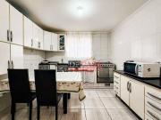 Sobrado com 3 dormitórios à venda, 205 m² por R$...