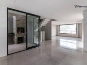 Sobrado com 3 dormitórios à venda, 214 m² por R$...