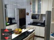 Sobrado com 3 dormitórios à venda, 225 m² por R$...