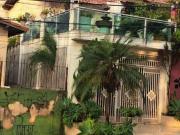 Sobrado com 3 dormitórios à venda, 226 m² por R$...