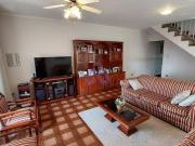 Sobrado com 3 Dormitórios à Venda, 237 m² por R$ 850.000...