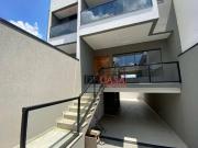 Sobrado com 3 dormitórios à venda, 240 m² por R$...