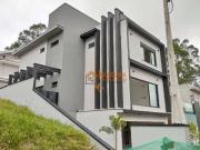 Sobrado com 3 dormitórios à venda, 240 m² por R$...