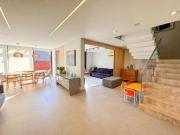Sobrado com 3 dormitórios à venda, 240 m² por R$...