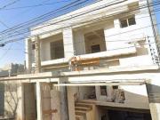 Sobrado com 3 dormitórios à venda, 250 m² por R$...