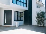 Sobrado com 3 dormitórios à venda, 250 m² por R$...