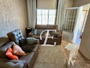 Sobrado com 3 dormitórios à venda, 250 m² por R$...