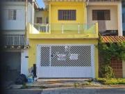 Sobrado com 3 dormitórios à venda, 250 m² por R$...