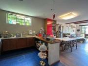 Sobrado com 3 dormitórios à venda, 256 m² por R$...