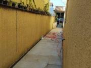 Sobrado com 3 dormitórios à venda, 270 m² por R$...